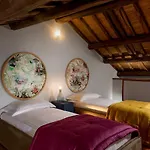 Manfredi Palm Suites